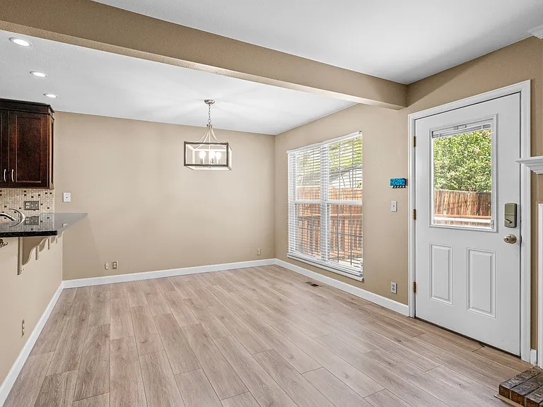 2700 Perry St — Photo 35