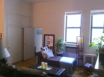 Rented by Manhattan Property Group