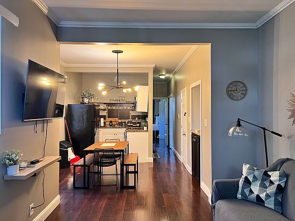 5th image of 2407 N Capitol Ave #1