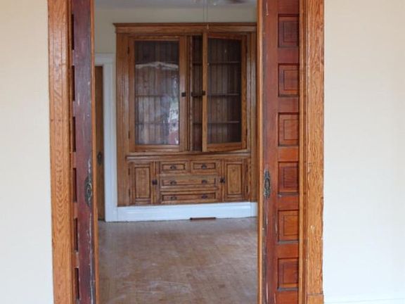 Pocket doors to dinning room