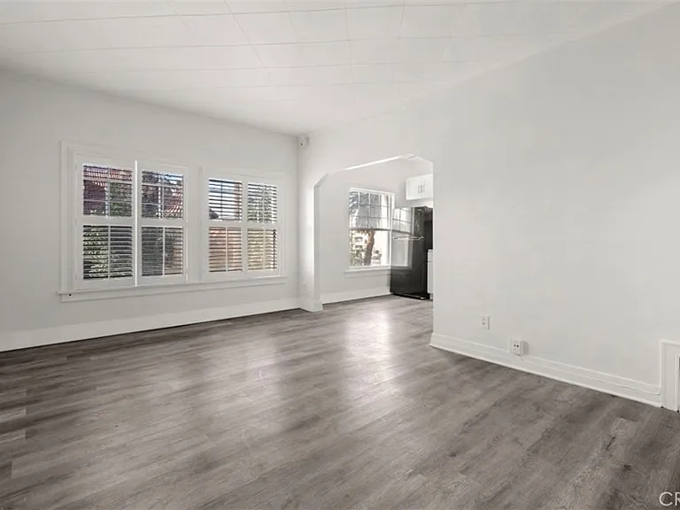 2121 James M Wood Blvd #221 — Photo 3