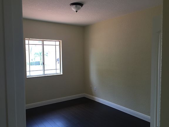 5th image of 15317 NW 91st Ct
