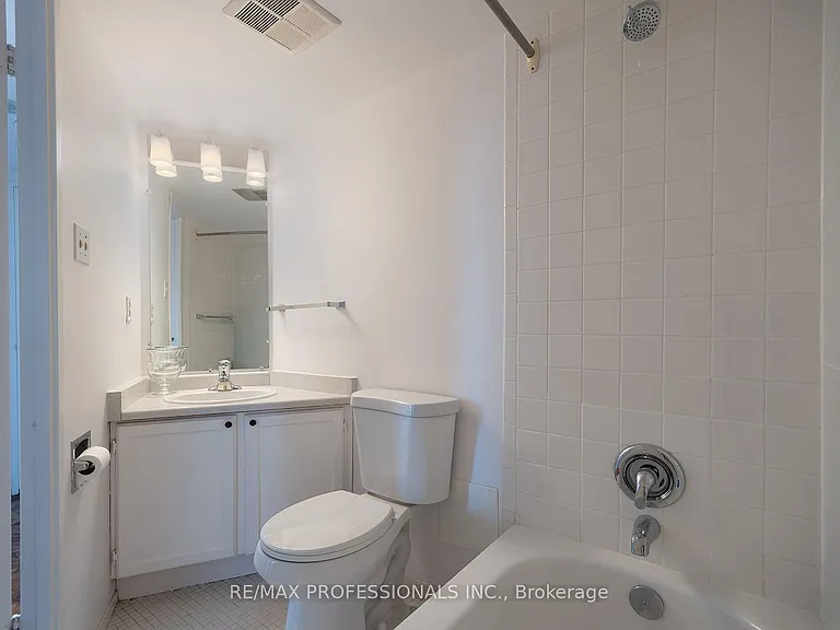 284 Mill Rd #B1 — Photo 21