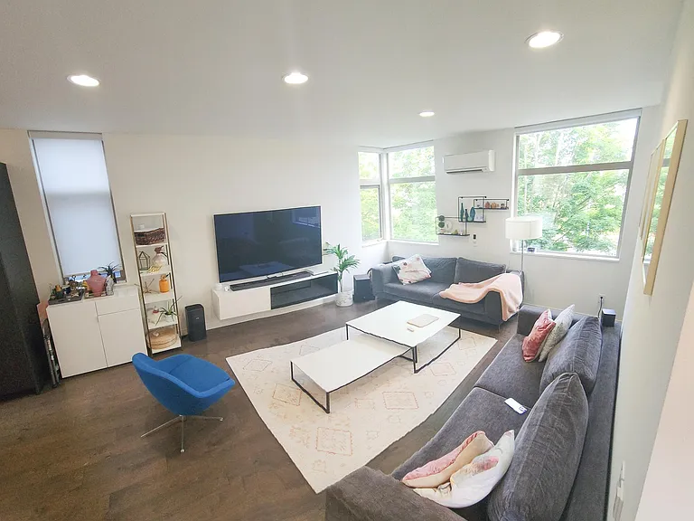 3810 Whitman Ave N — Photo 3