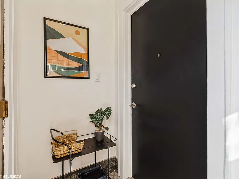 41-43 Poe Ave — Photo 3