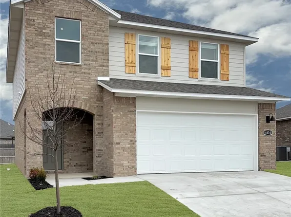 627 S Neon Ave, Fayetteville, AR 72704