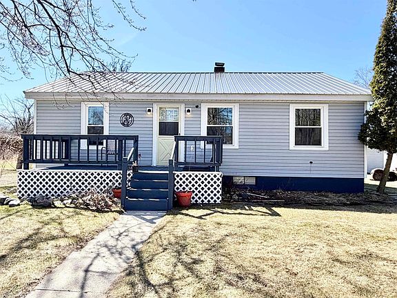 2nd image of 607 Maple St
