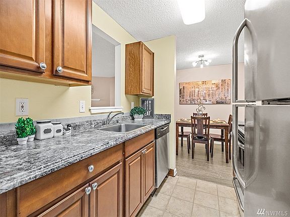 3rd image of 4501 Grandview Dr W Unit T210