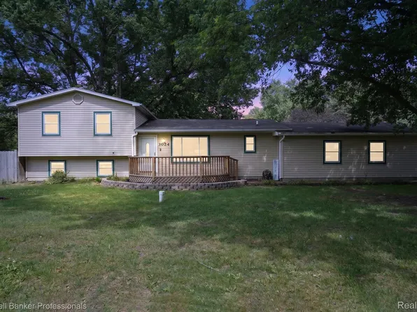 3024 Harold Dr, Columbiaville, MI 48421