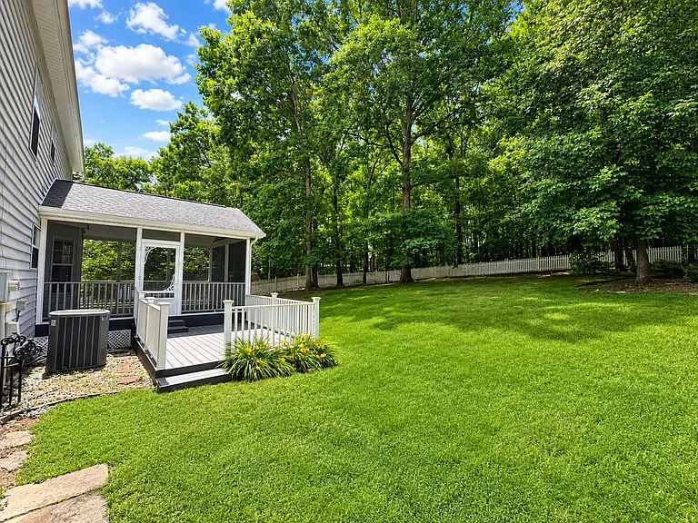 1411 Deer Spring Ct — Photo 23
