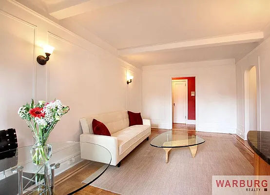 Sold by Warburg | media 8