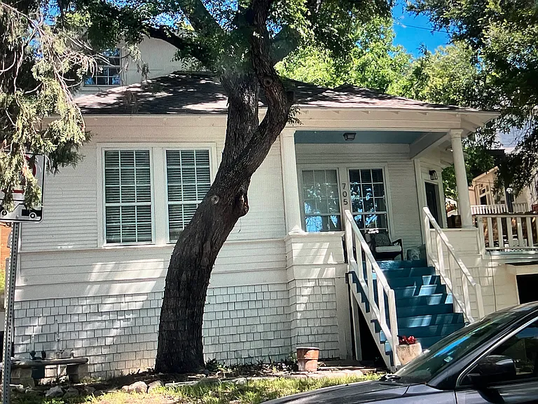 705 Blanco St — Photo 2