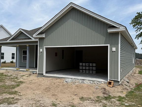 3rd image of 93 Ennis Rd