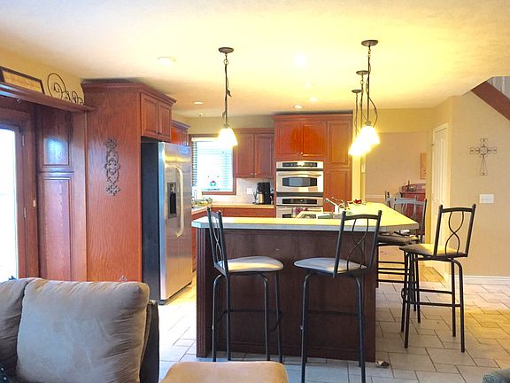 2nd image of 6105 Statler Dr SE