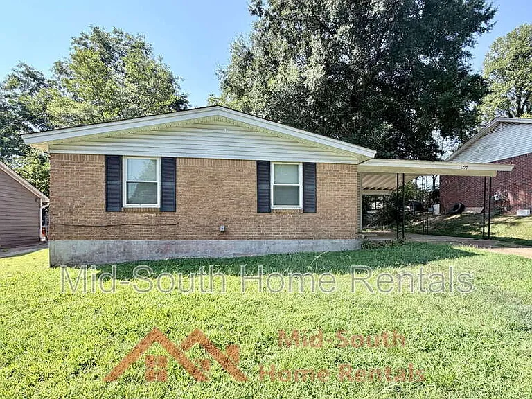 1775 Colonial Hills Dr — Photo 2