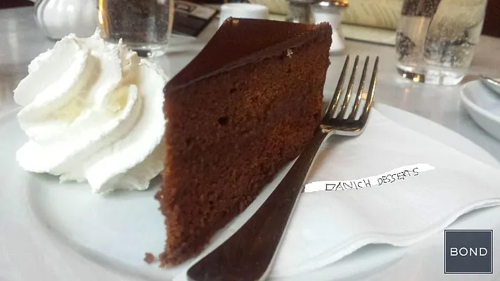 Rented by Bond New York | media 8