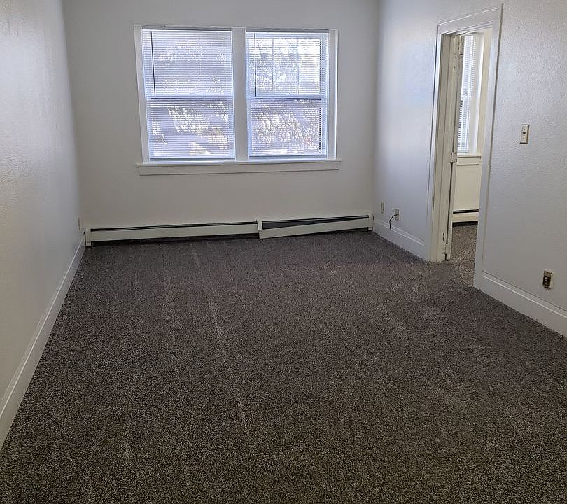 1st image of 402 2nd Ave NW #205