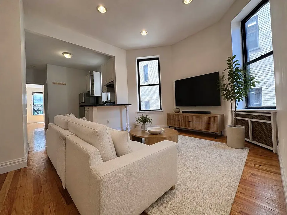 243 W 107th St #4W