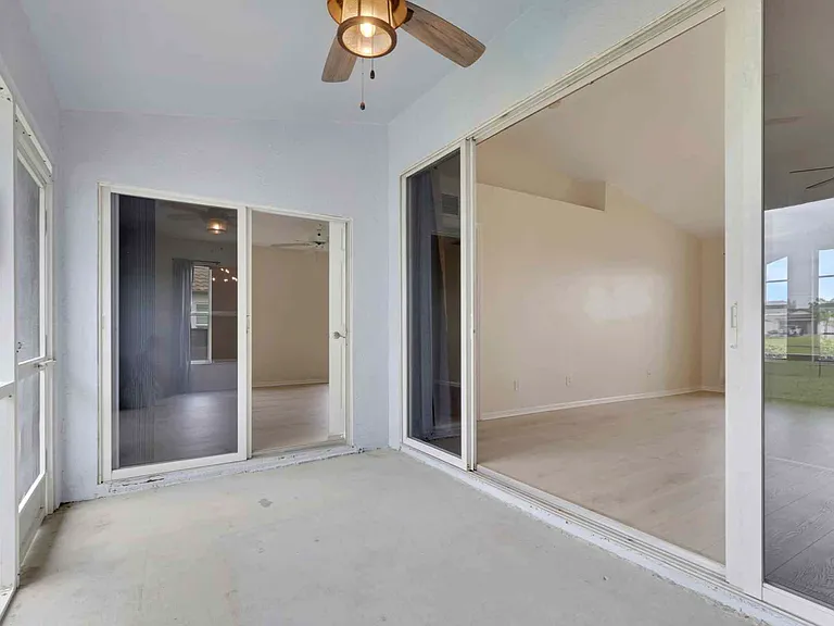 2124 NW 18th Ave — Photo 18