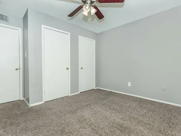 The Berkshire Apartments — Photo 9