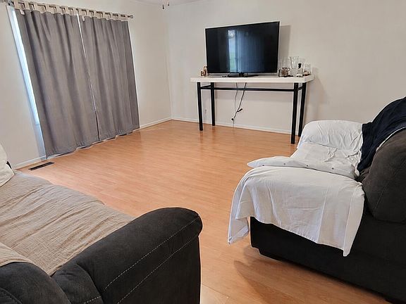 3rd image of 6 E College St