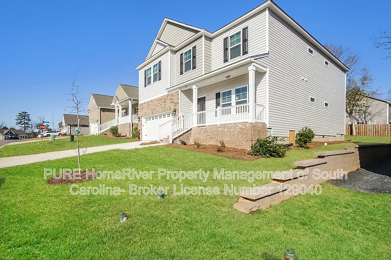 5 bed, 3.0 bath, 3040 sqft, $2,675 — Photo 2
