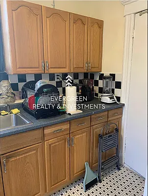 Rented by Evergreen Realty & Investments | media 25