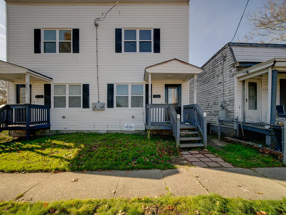 2727 Tate St #2727