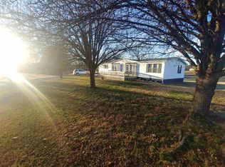 807 Goose Creek Rd, Dandridge, TN 37725