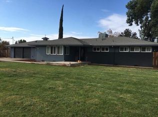 94 N Oak Ave, Oakdale, CA