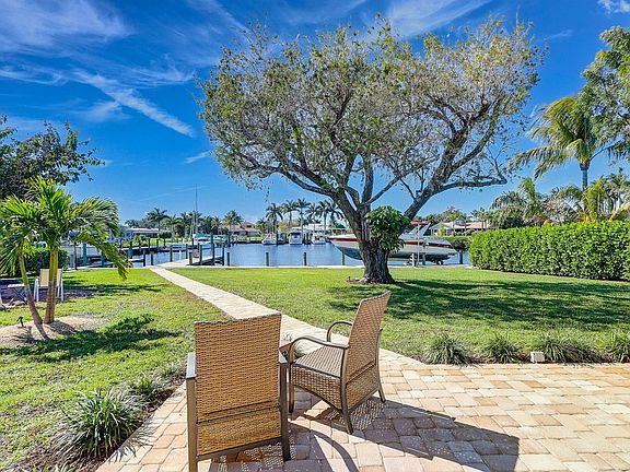 3rd image of 2476 NW Everglades Boulevard