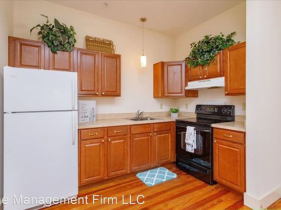 4th image of 13 Harris St #205