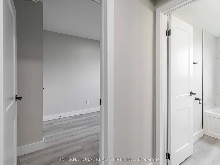 81 King Edward Ave #4 — Photo 7