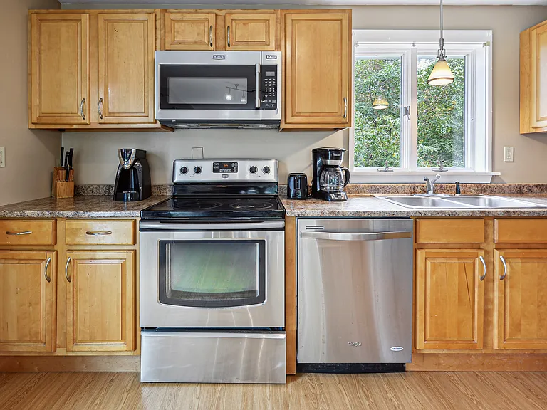 17 Clara Ln #B — Photo 17