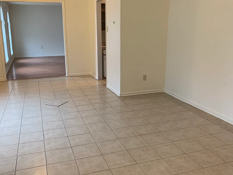909 Tammy Dr