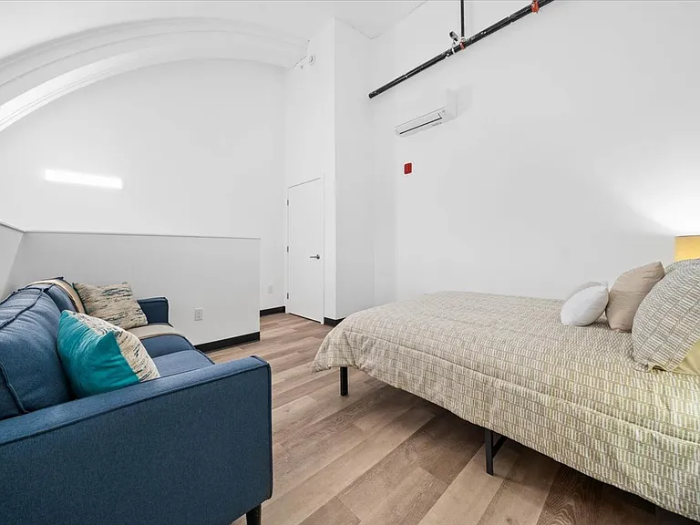 401 Olo Street - Former Church Parish Converted In Luxury Apartments! — Photo 17