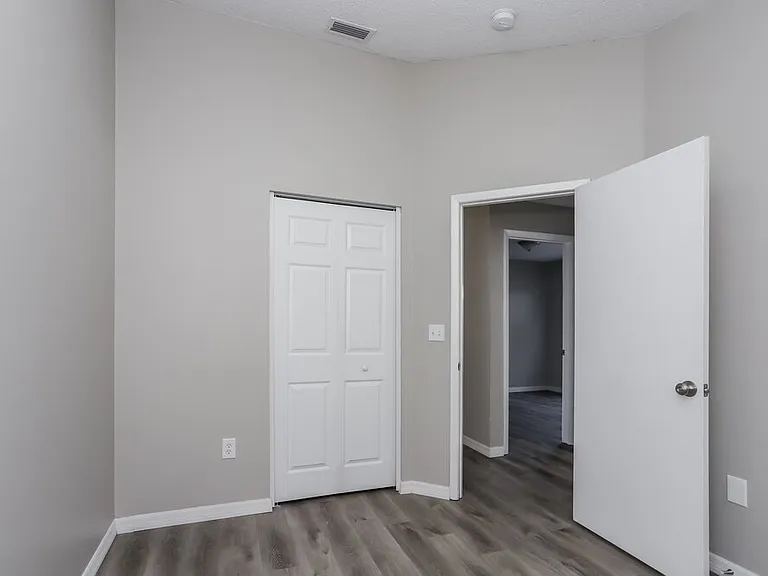 1217 Etchfield Cir — Photo 13