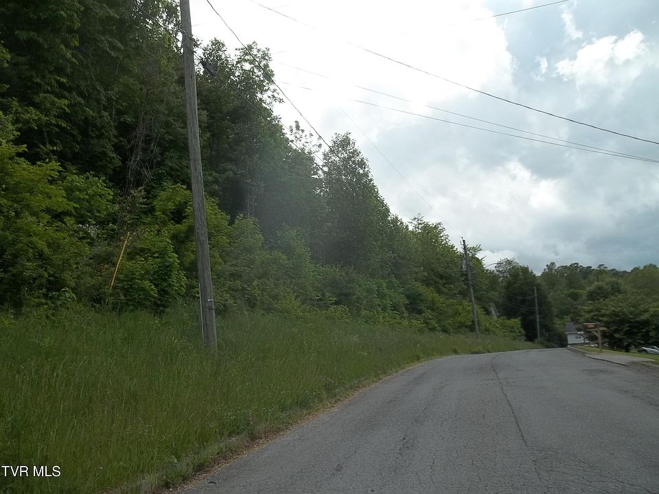 1st image of 425 Creekside Dr