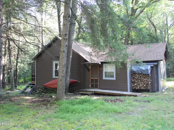 165 N Shore Rd, Greentown, PA 18426