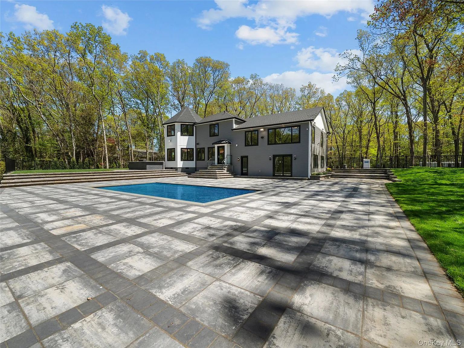 6 bed, 7.5 bath, 7750 sqft, $30,000 — Photo 3