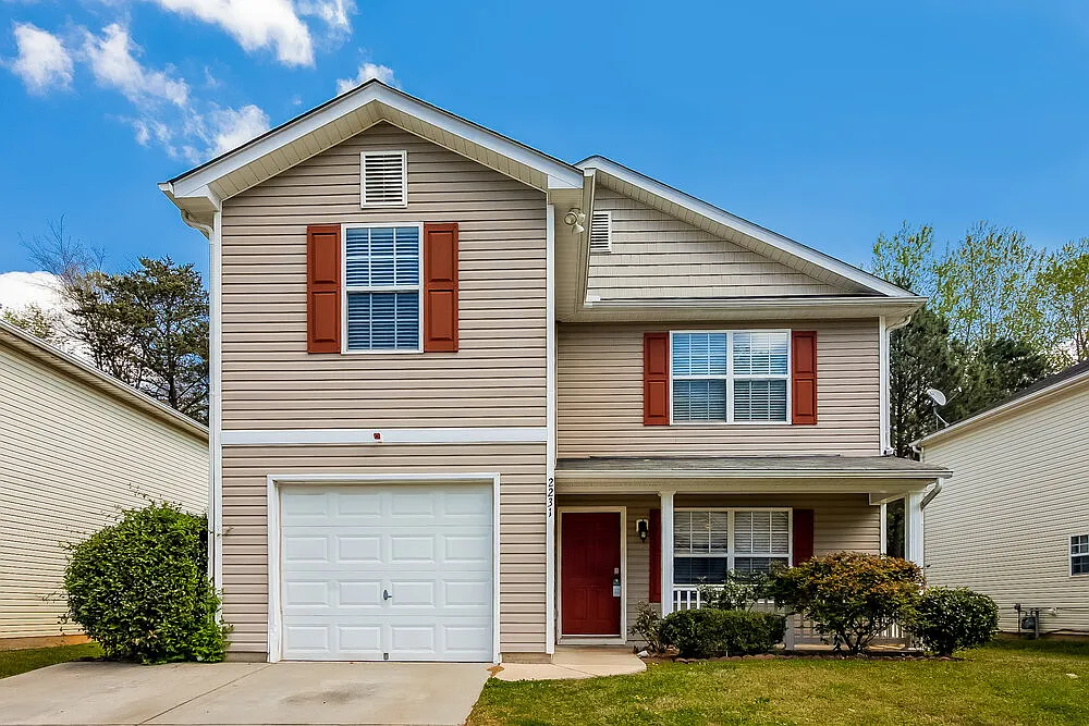 3 bed, 2.5 bath, 1700 sqft, $1,805 — Photo 1