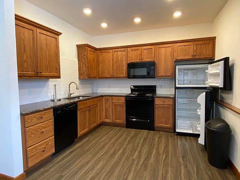 941 W 3rd St #2-4 — Photo 4