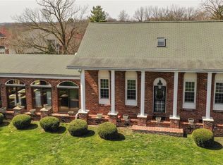 941 Des Peres Rd, Saint Louis, MO 63131