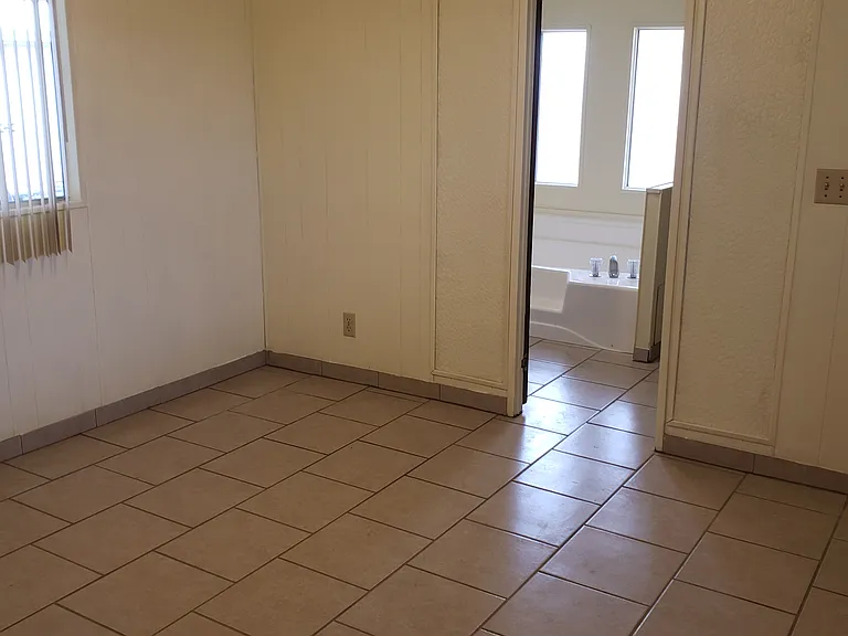 3414 S Castle Dr — Photo 20