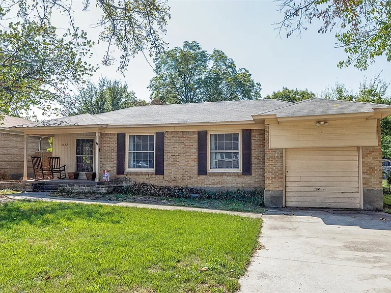 3732 Seguin Dr — Photo 17