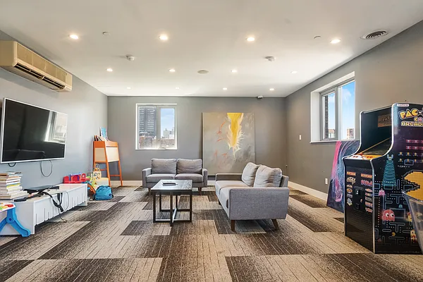 Rented by Bond New York | media 20