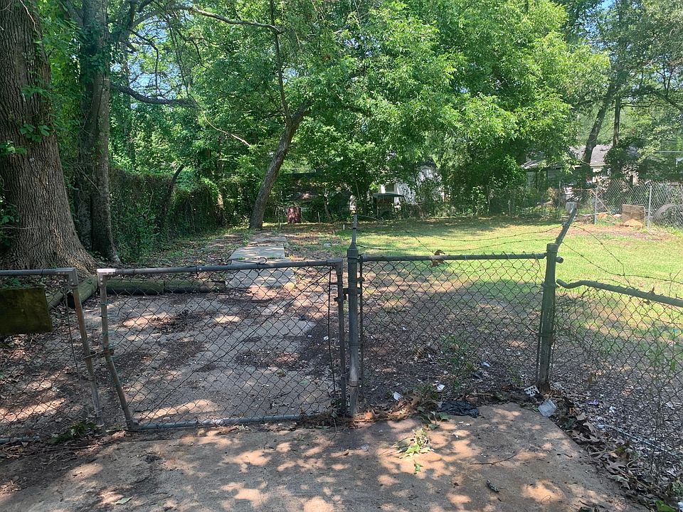 2nd image of 1235 Dixon Rd