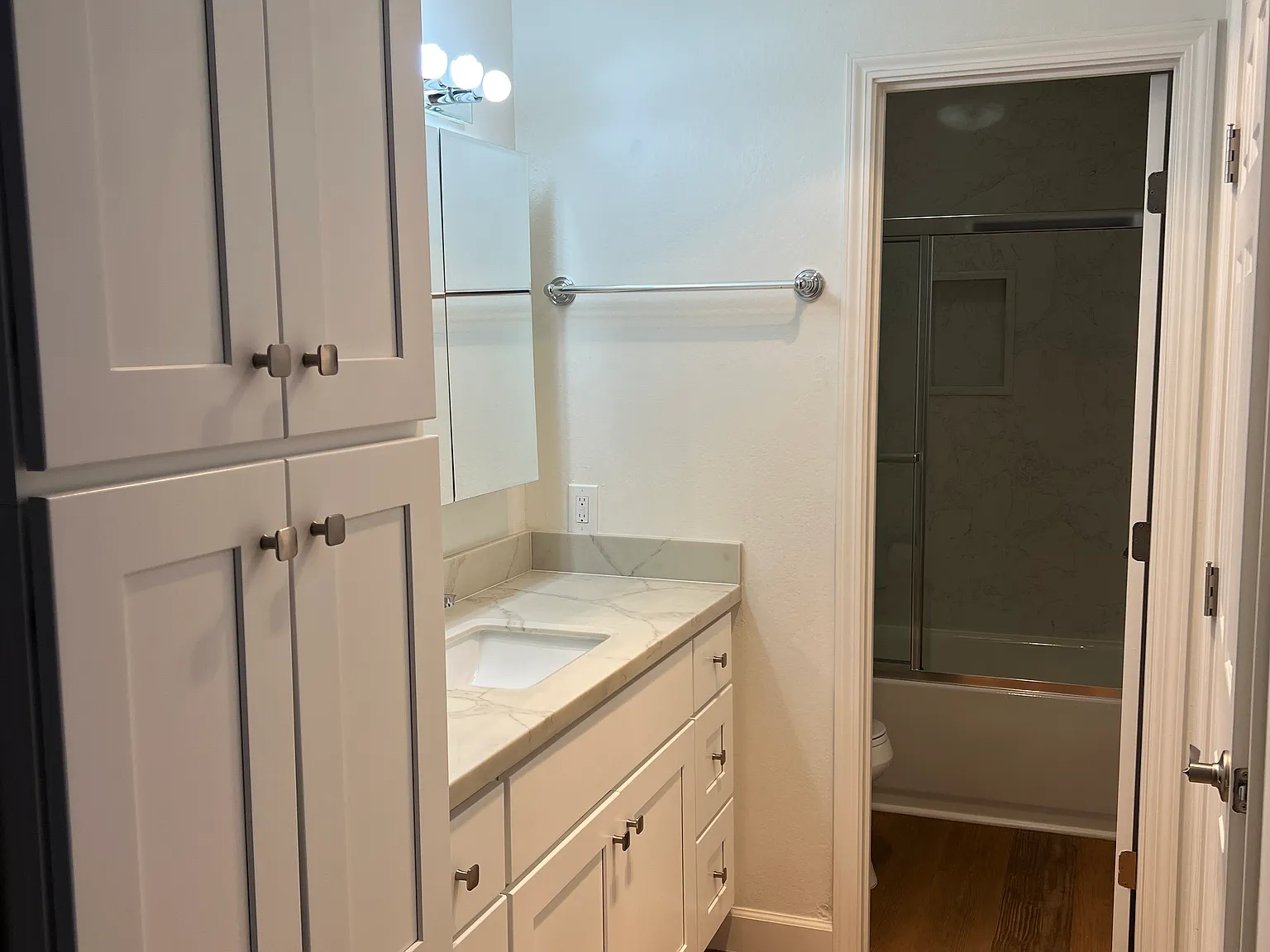520 Elm Street Apts — Photo 4