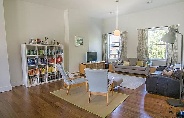 1st image of 236 De Graw St #2
