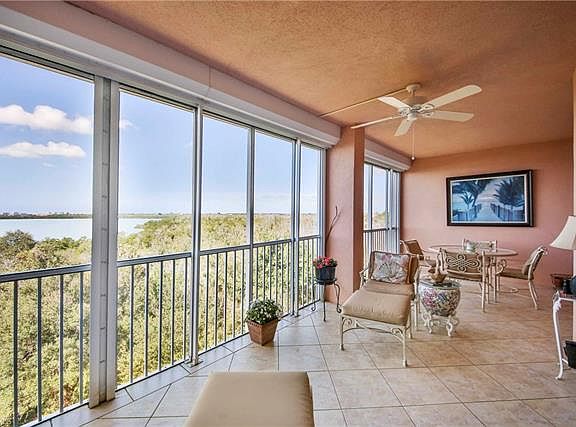 3rd image of 133 Vintage Bay Dr Unit 22